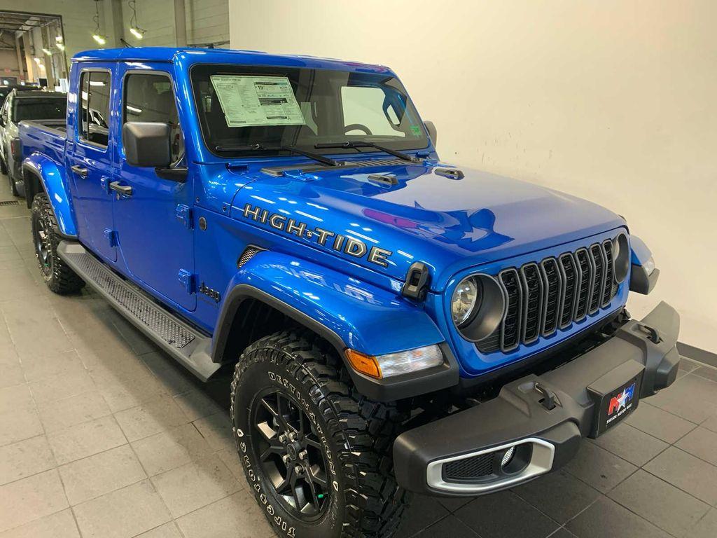 new 2025 Jeep Gladiator car, priced at $47,905