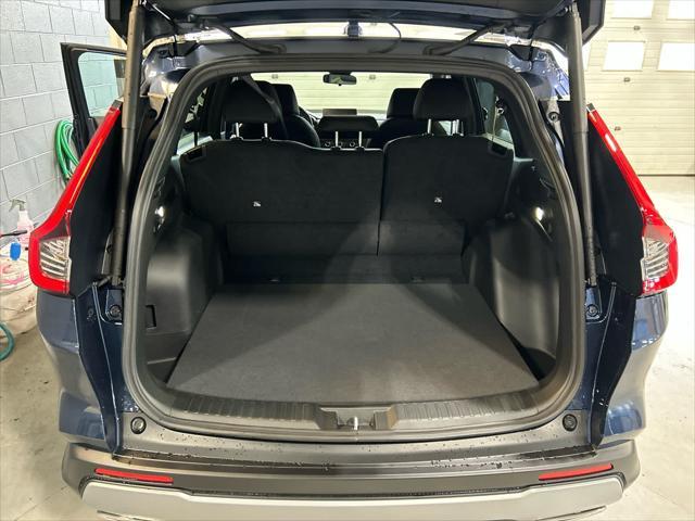 new 2026 Honda CR-V Hybrid car, priced at $40,195