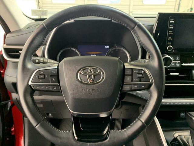 used 2021 Toyota Highlander car, priced at $36,689