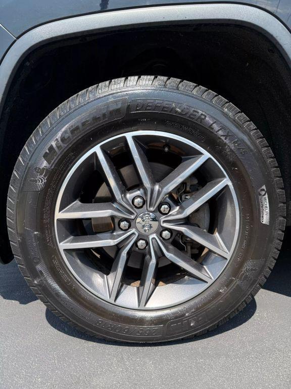 used 2018 Jeep Grand Cherokee car, priced at $19,200