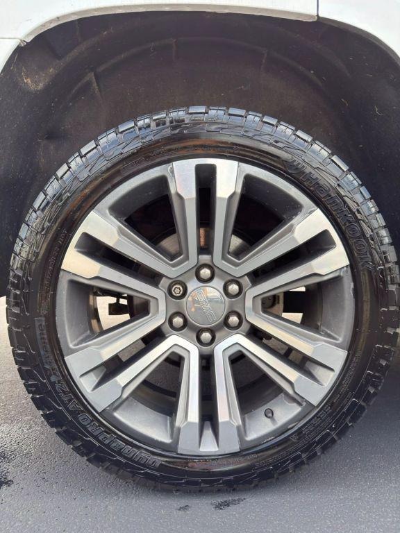 used 2017 GMC Yukon car, priced at $28,800