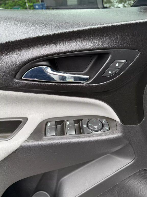 used 2021 Chevrolet Equinox car, priced at $19,200