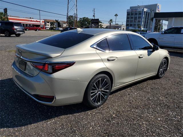 used 2022 Lexus ES 300h car, priced at $33,490