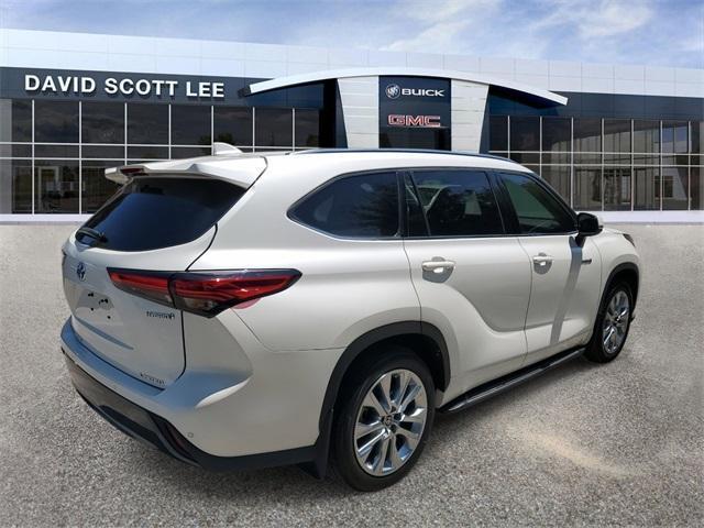 used 2021 Toyota Highlander Hybrid car, priced at $37,900