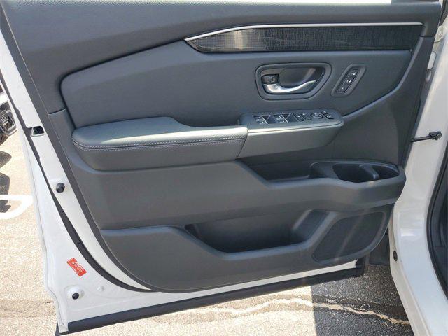 used 2025 Honda Pilot car, priced at $50,990