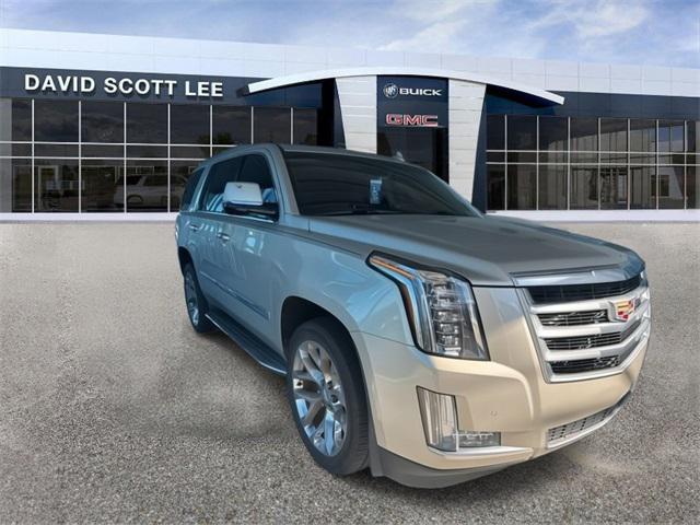 used 2015 Cadillac Escalade car, priced at $25,900