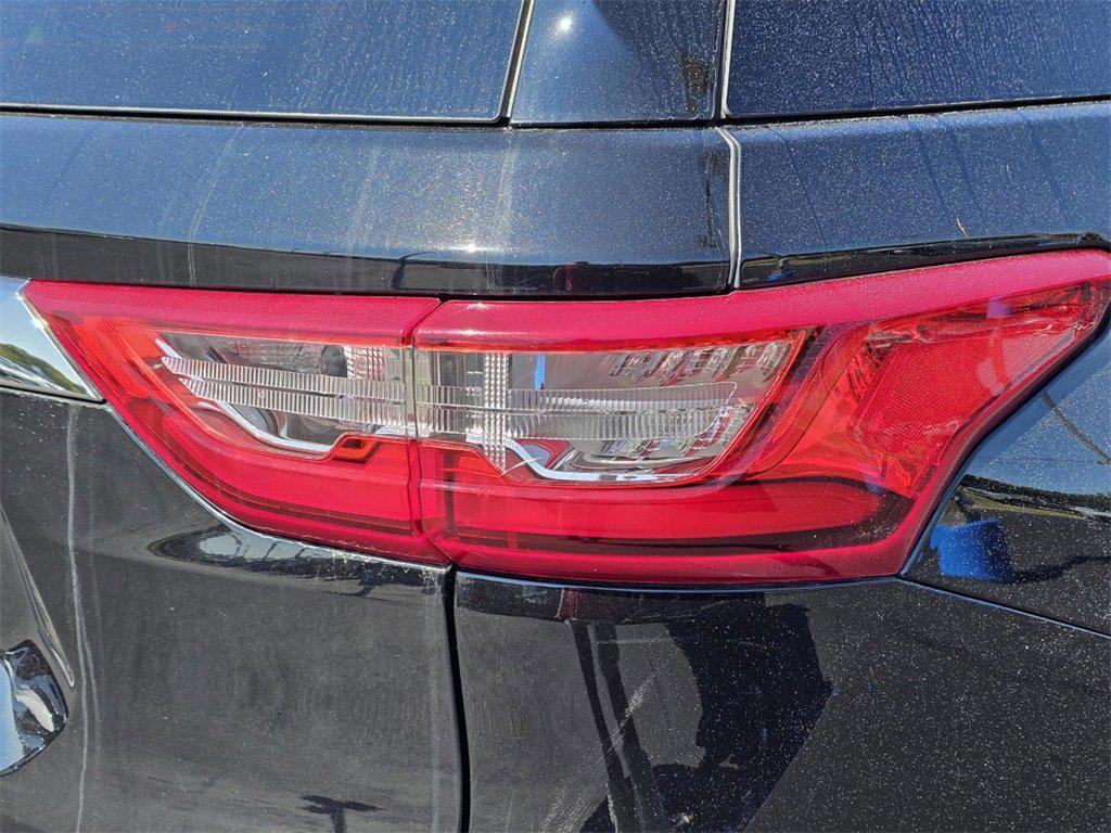 used 2021 Chevrolet Traverse car, priced at $21,590