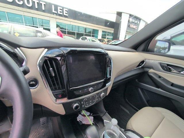 used 2022 Chevrolet Traverse car, priced at $27,990