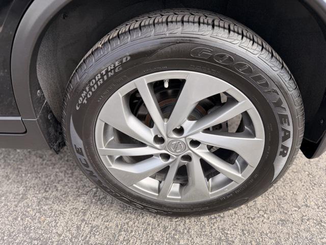 used 2014 Nissan Rogue car, priced at $13,447