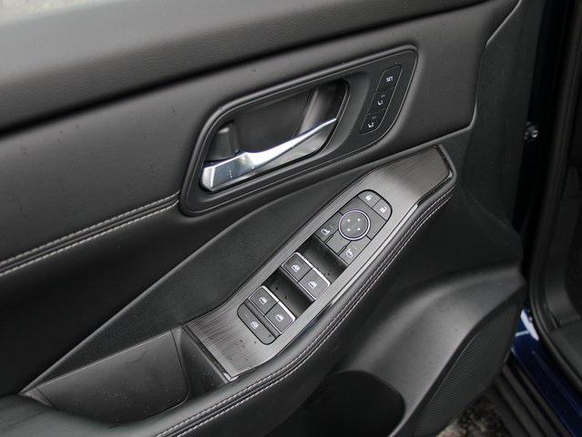 new 2025 Nissan Rogue car, priced at $40,025