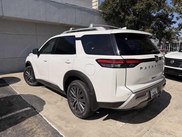 new 2025 Nissan Pathfinder car, priced at $40,390