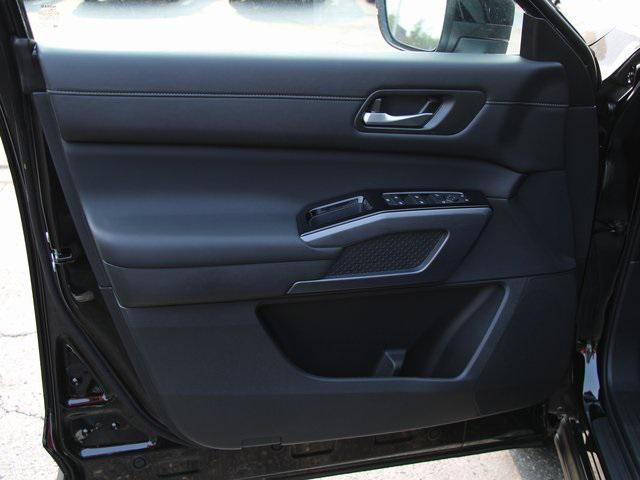 new 2025 Nissan Pathfinder car, priced at $46,169
