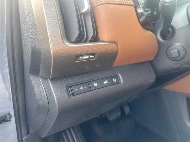 new 2025 Nissan Pathfinder car, priced at $50,101