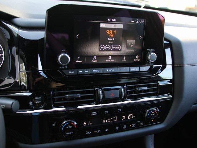 new 2025 Nissan Pathfinder car, priced at $40,656