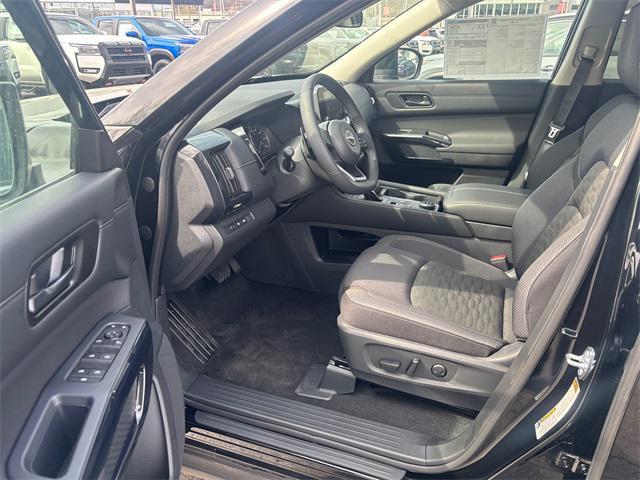 new 2025 Nissan Pathfinder car, priced at $41,986