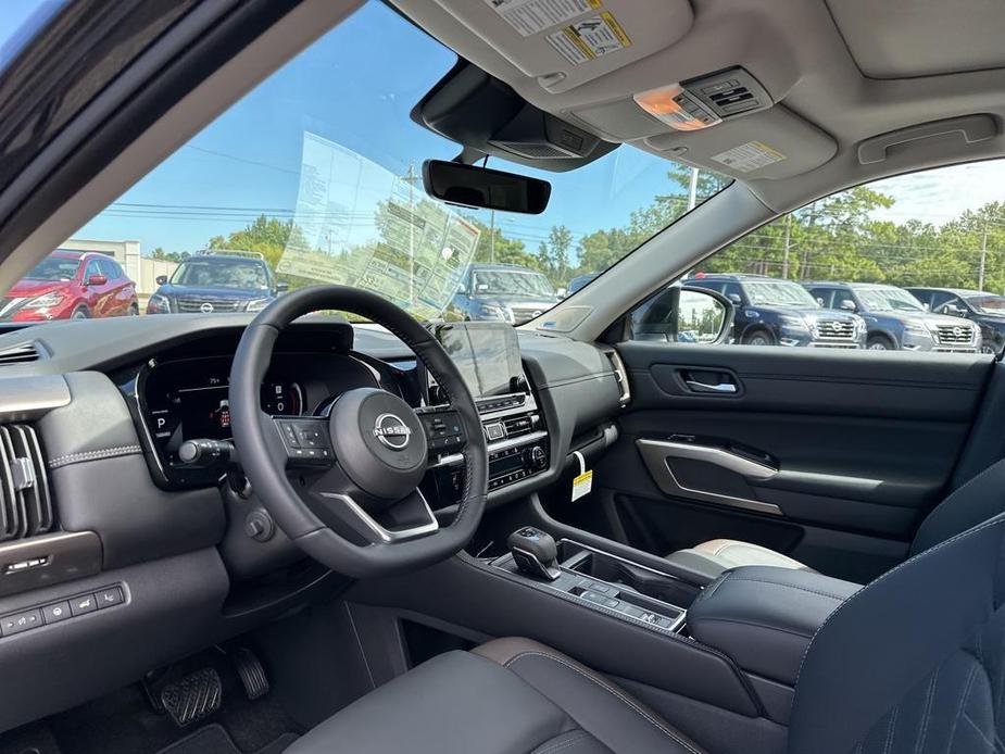 new 2024 Nissan Pathfinder car, priced at $48,960