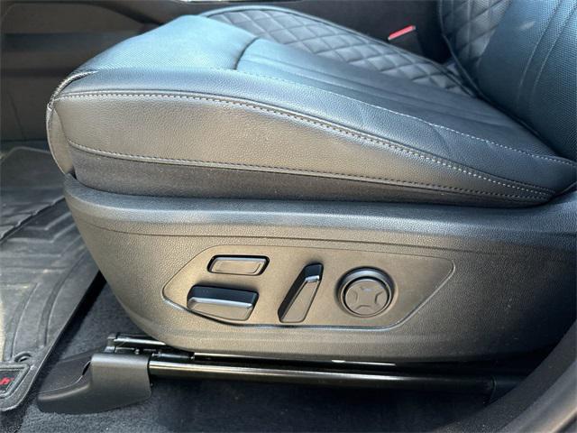 used 2023 Kia Sorento car, priced at $32,665