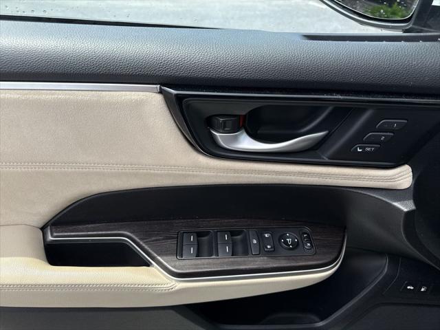 used 2018 Honda Clarity Plug-In Hybrid car, priced at $18,317