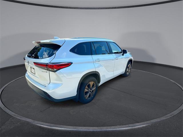 used 2023 Toyota Highlander Hybrid car, priced at $34,932