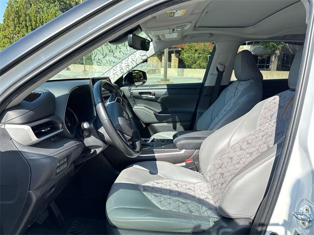 used 2023 Toyota Highlander Hybrid car, priced at $34,932
