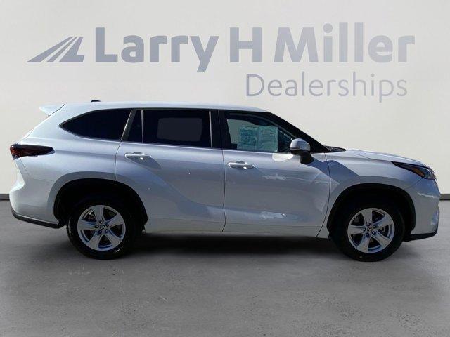 used 2024 Toyota Highlander car, priced at $38,993