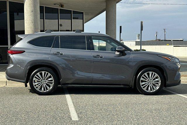 used 2022 Toyota Highlander car, priced at $32,991