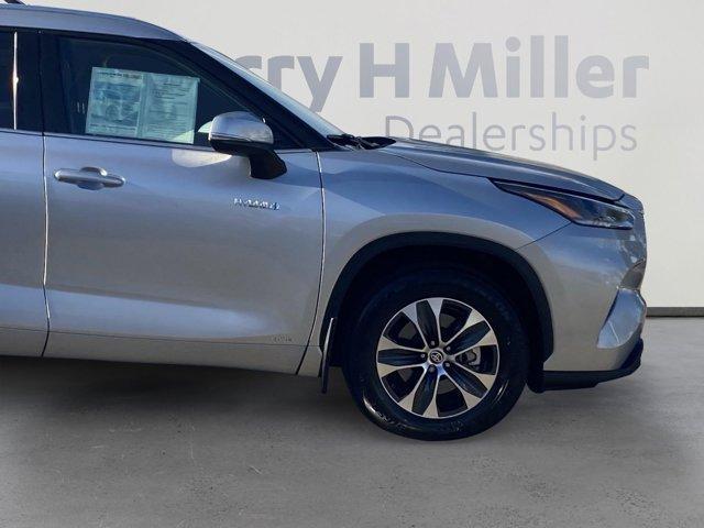 used 2021 Toyota Highlander Hybrid car, priced at $35,992