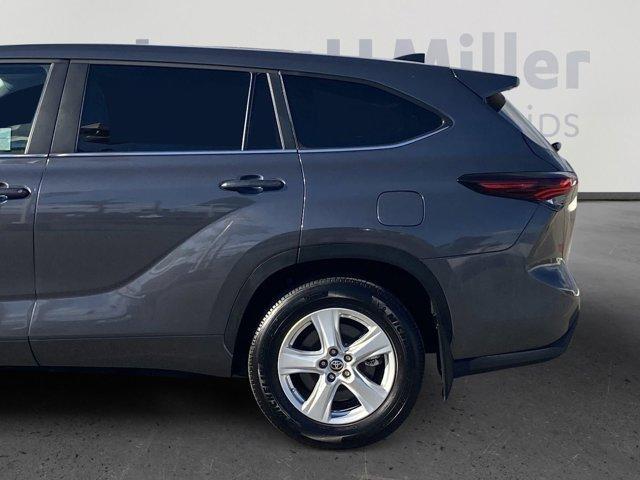 used 2024 Toyota Highlander car, priced at $35,992