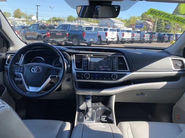 used 2019 Toyota Highlander car, priced at $27,395