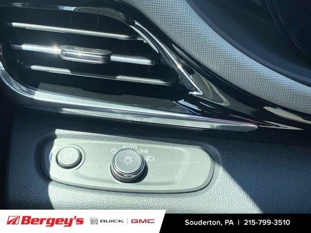 new 2025 Buick Envista car, priced at $29,335