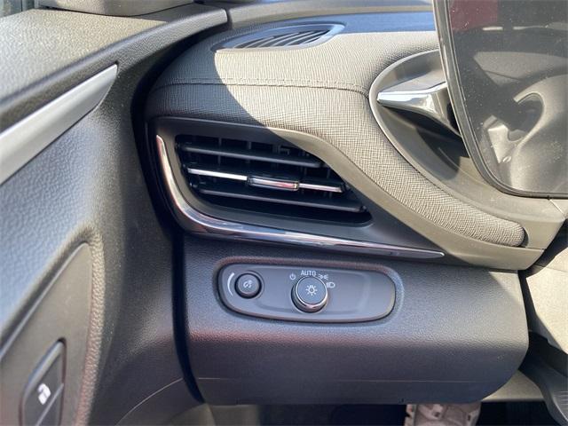 new 2025 Buick Envista car, priced at $27,525