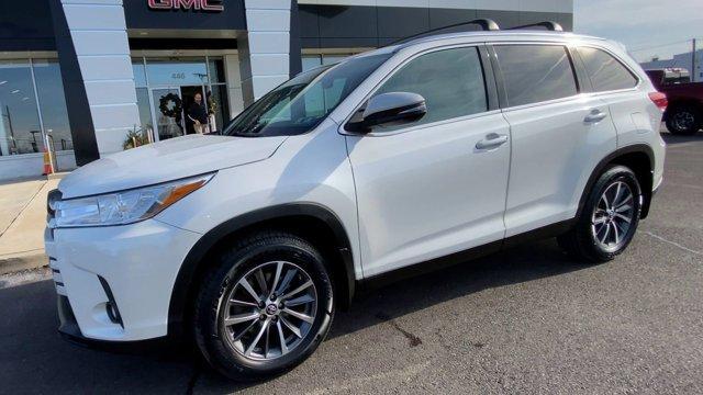 used 2019 Toyota Highlander car, priced at $28,495