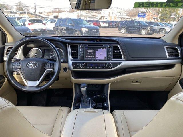 used 2019 Toyota Highlander car, priced at $28,495