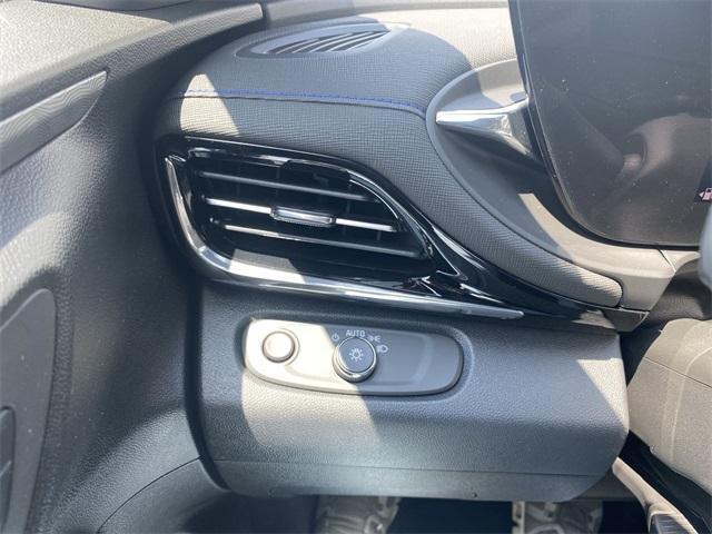 new 2025 Buick Envista car, priced at $29,820