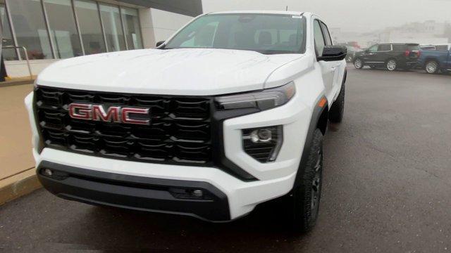 new 2024 GMC Canyon car