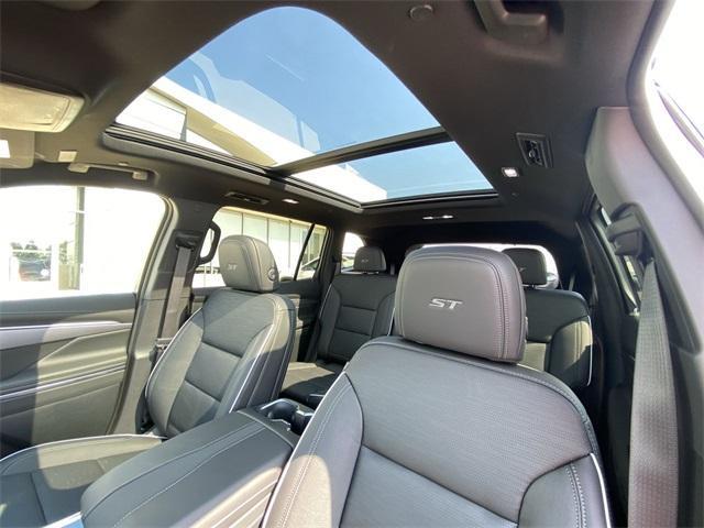 new 2025 Buick Enclave car, priced at $53,695