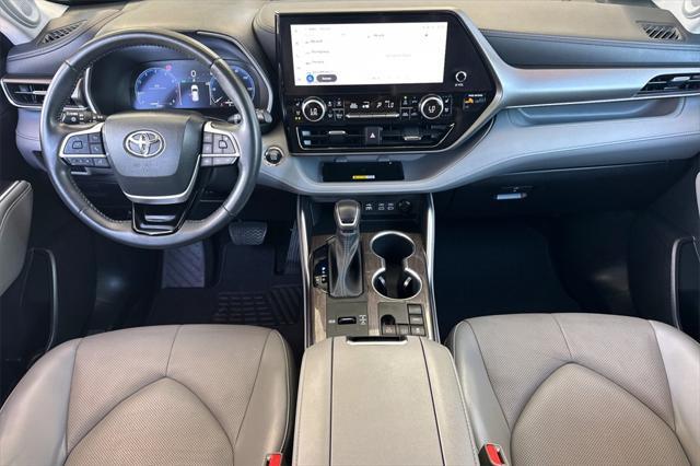 used 2023 Toyota Highlander car, priced at $36,998