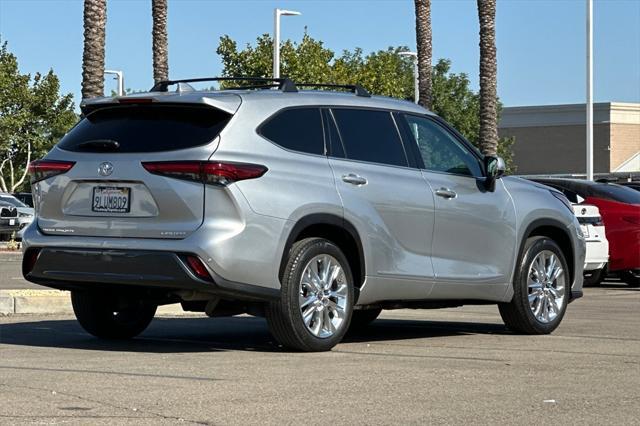 used 2023 Toyota Highlander car, priced at $36,998