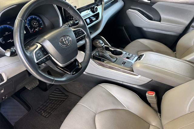 used 2023 Toyota Highlander car, priced at $36,998
