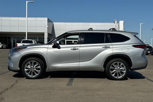 used 2023 Toyota Highlander car, priced at $36,998