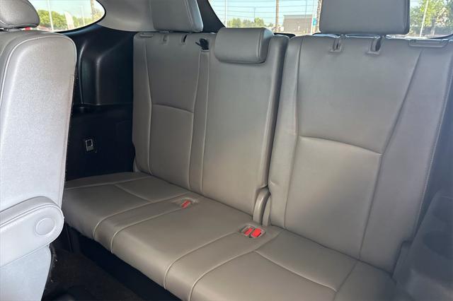 used 2023 Toyota Highlander car, priced at $36,998