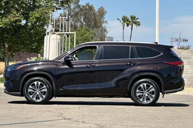used 2022 Toyota Highlander Hybrid car, priced at $41,598