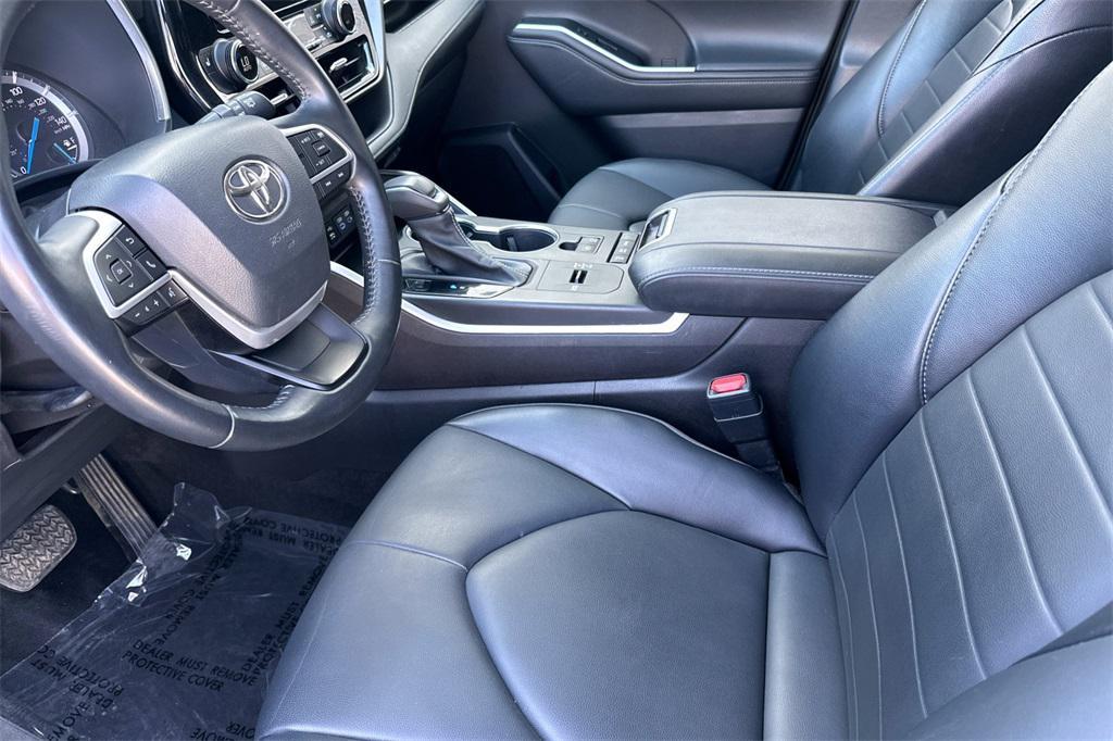 used 2022 Toyota Highlander Hybrid car, priced at $41,750