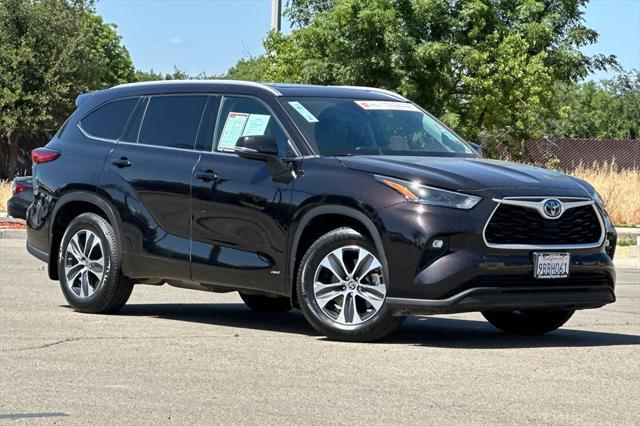 used 2022 Toyota Highlander Hybrid car, priced at $41,598