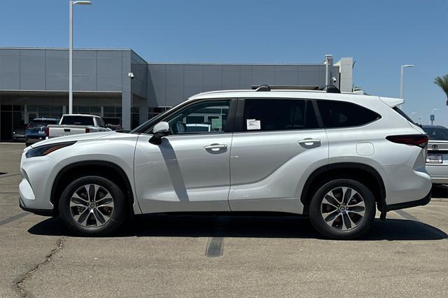 new 2025 Toyota Highlander car, priced at $48,597