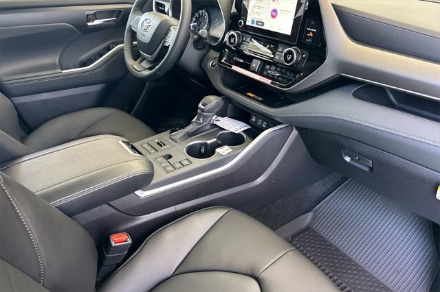 new 2025 Toyota Highlander car, priced at $48,597