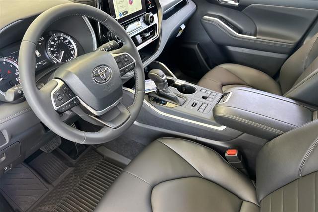 new 2025 Toyota Highlander car, priced at $48,597