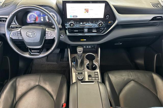 used 2023 Toyota Highlander car, priced at $42,298