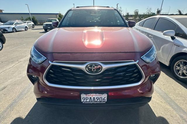 used 2022 Toyota Highlander car, priced at $34,985