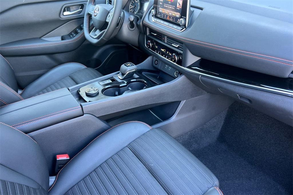 used 2025 Nissan Rogue car, priced at $29,998